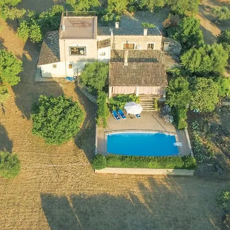 Pet Friendly In With Kitchen *